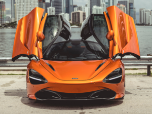 ORANGE MCLAREN 720S
